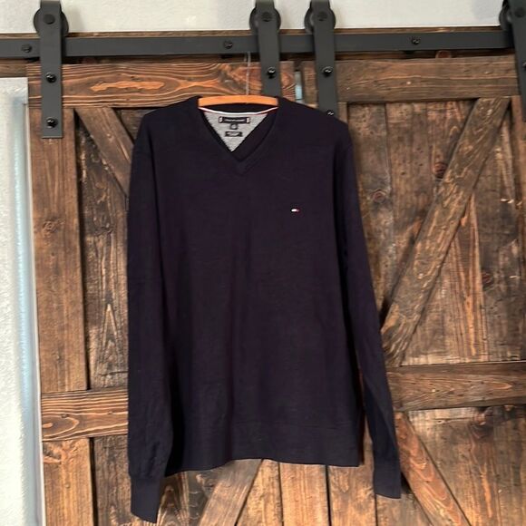⭐️Host Pick ⭐️Tommy Hilfiger V Neck Pima Cotton Cashmere sweater XL - Picture 2 of 9